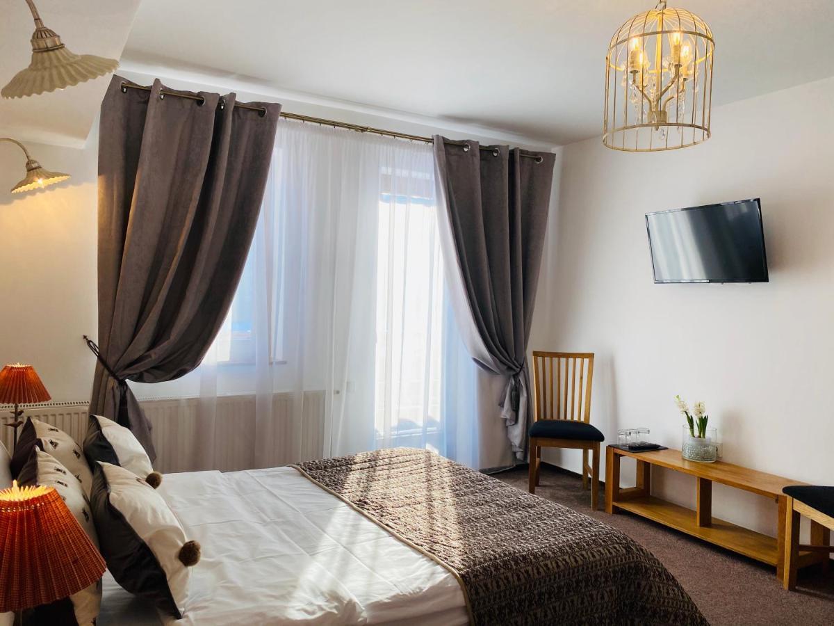 Pensiunea Doina Bucovinei Hotel มานาสทิรีอา ฮูโมรูลุย ภายนอก รูปภาพ