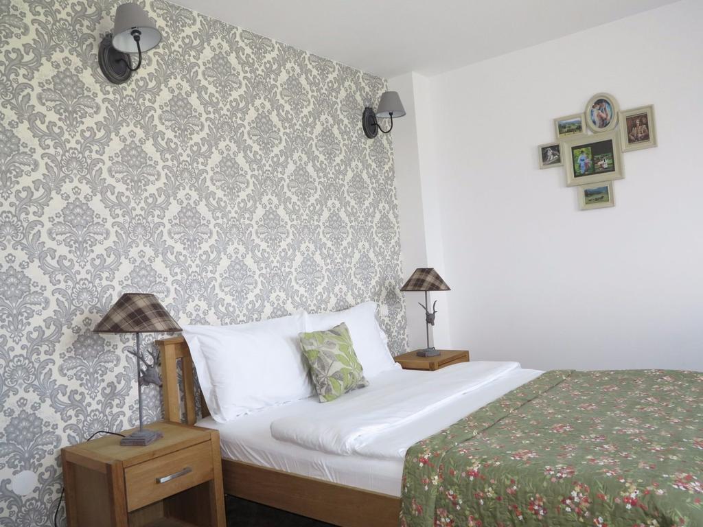Pensiunea Doina Bucovinei Hotel มานาสทิรีอา ฮูโมรูลุย ภายนอก รูปภาพ